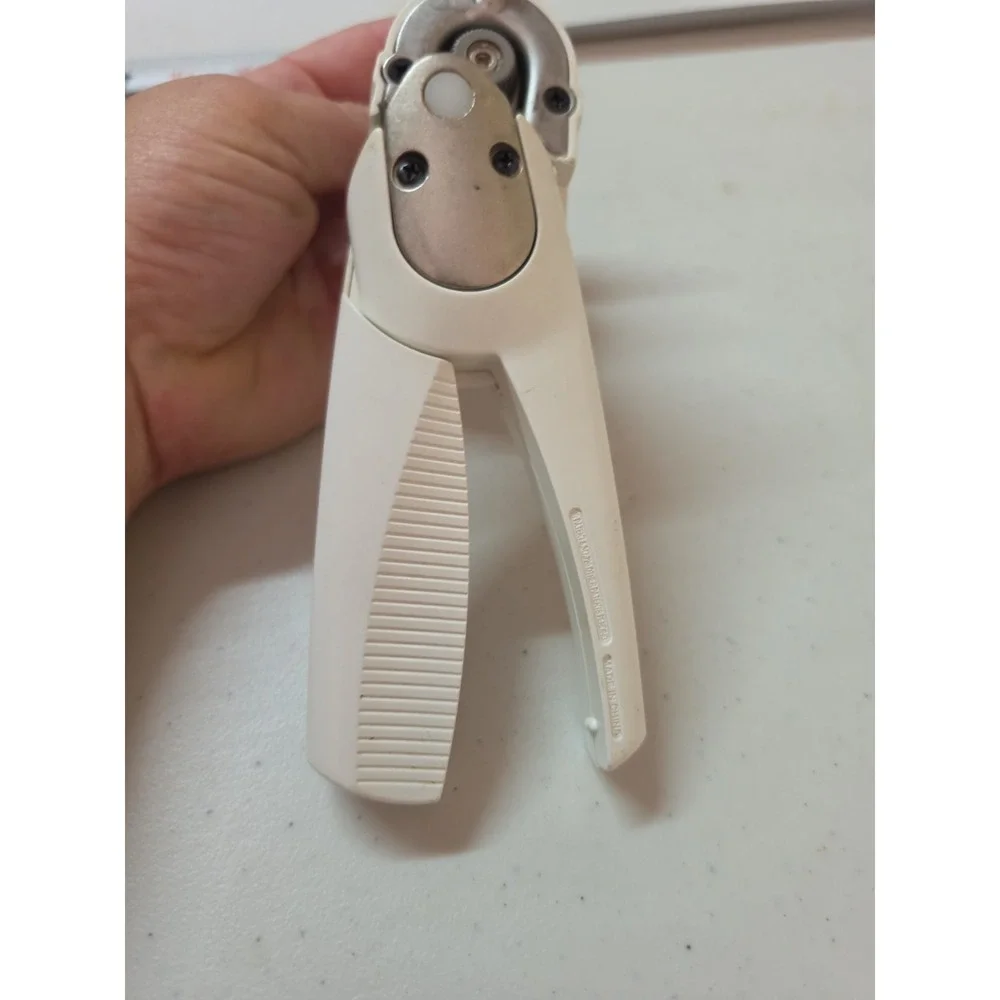 Culinary Safety Can Vintage Can Opener Handheld Manual Smooth Edge Opening